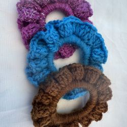 Hand Mede hair ties. 3 Pz X 9.00