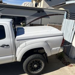Tacoma Fiberglass Bed Cover Tonneau Cover