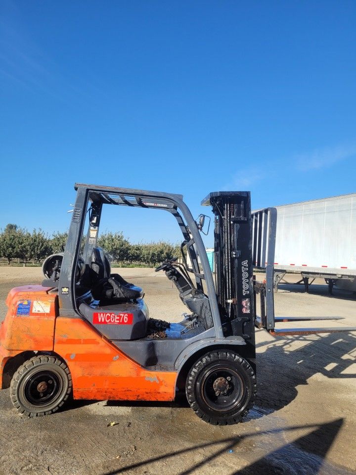 Forklift