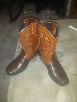 Brown cowboy boots size 4 1/2