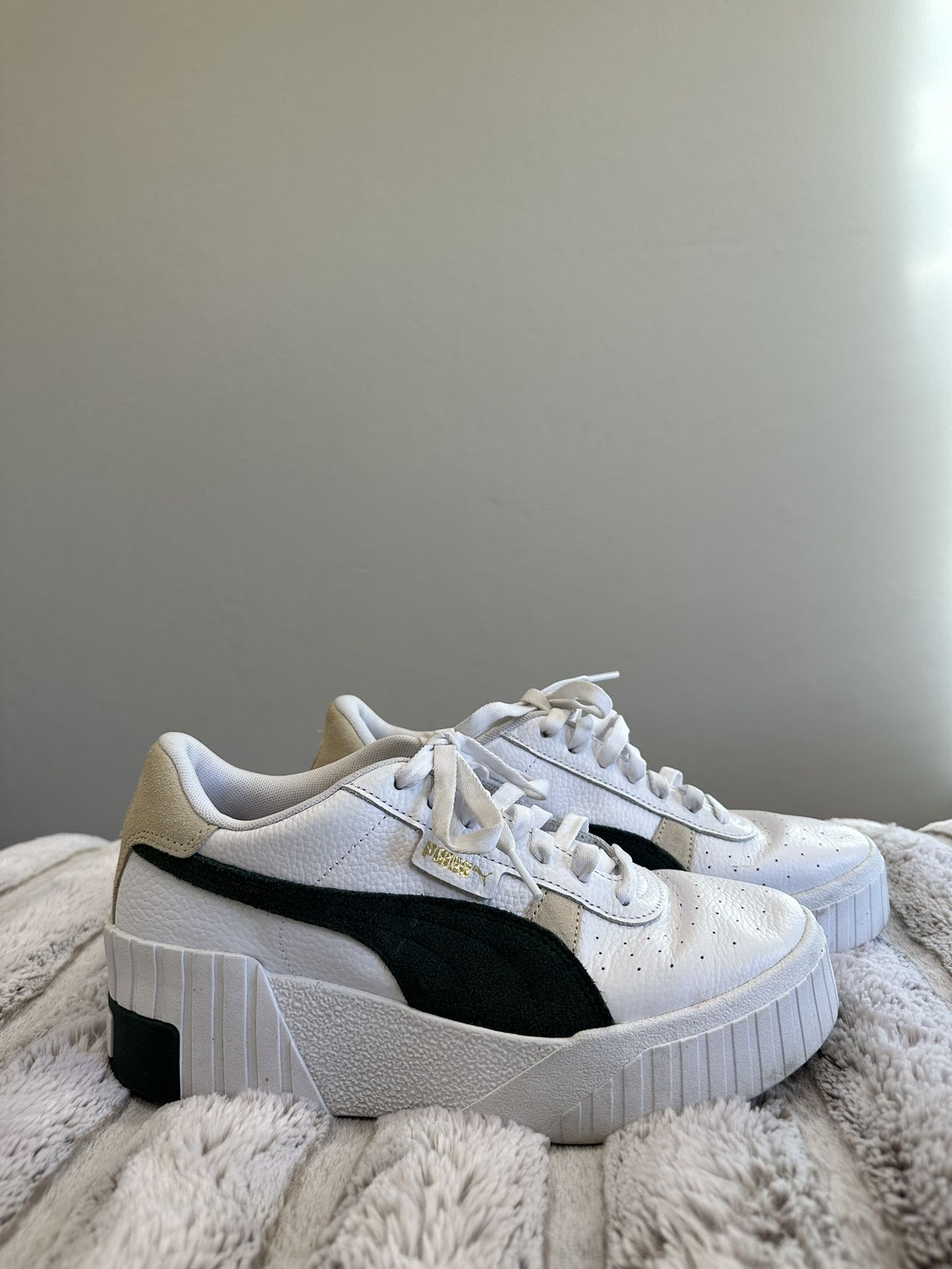 Woman’s Cali Wedge Pumas