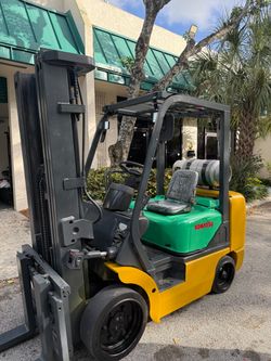 Komatsu Forklift 5000 LBS