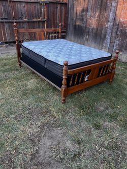 VINTAGE FULL BED FRAME