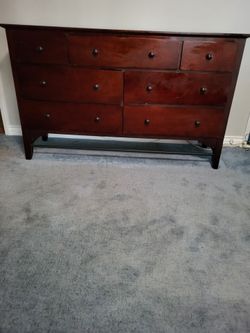 Dresser 7 drawers