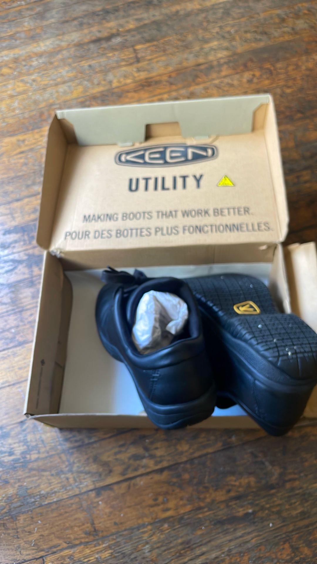 Keen 7.5 medium Width Women’s Utility Shoe