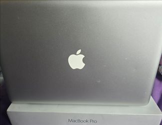 Apple MacBook Pro Laptop