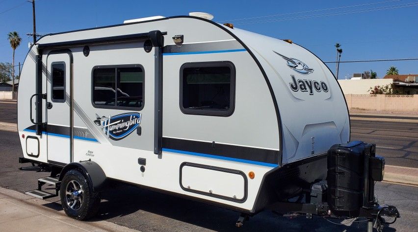 2018 Hummingbird by jayco 17ft with slideout