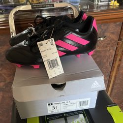 Adidas Kids 3.5 New In Box