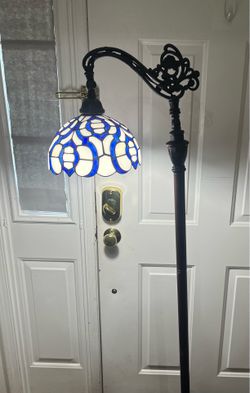 Tiffany-Style Floor Lamp with Blue and White Stained Glass Shade