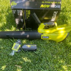 RYOBI 40V 120 MPH 550 CFM Cordless Battery Leaf Blower With 4.0 Ah Battery and Charger