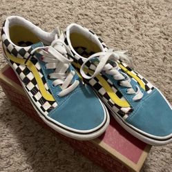 “Old Skool” Checkered Vans
