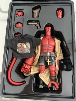 1000 Toys Hellboy