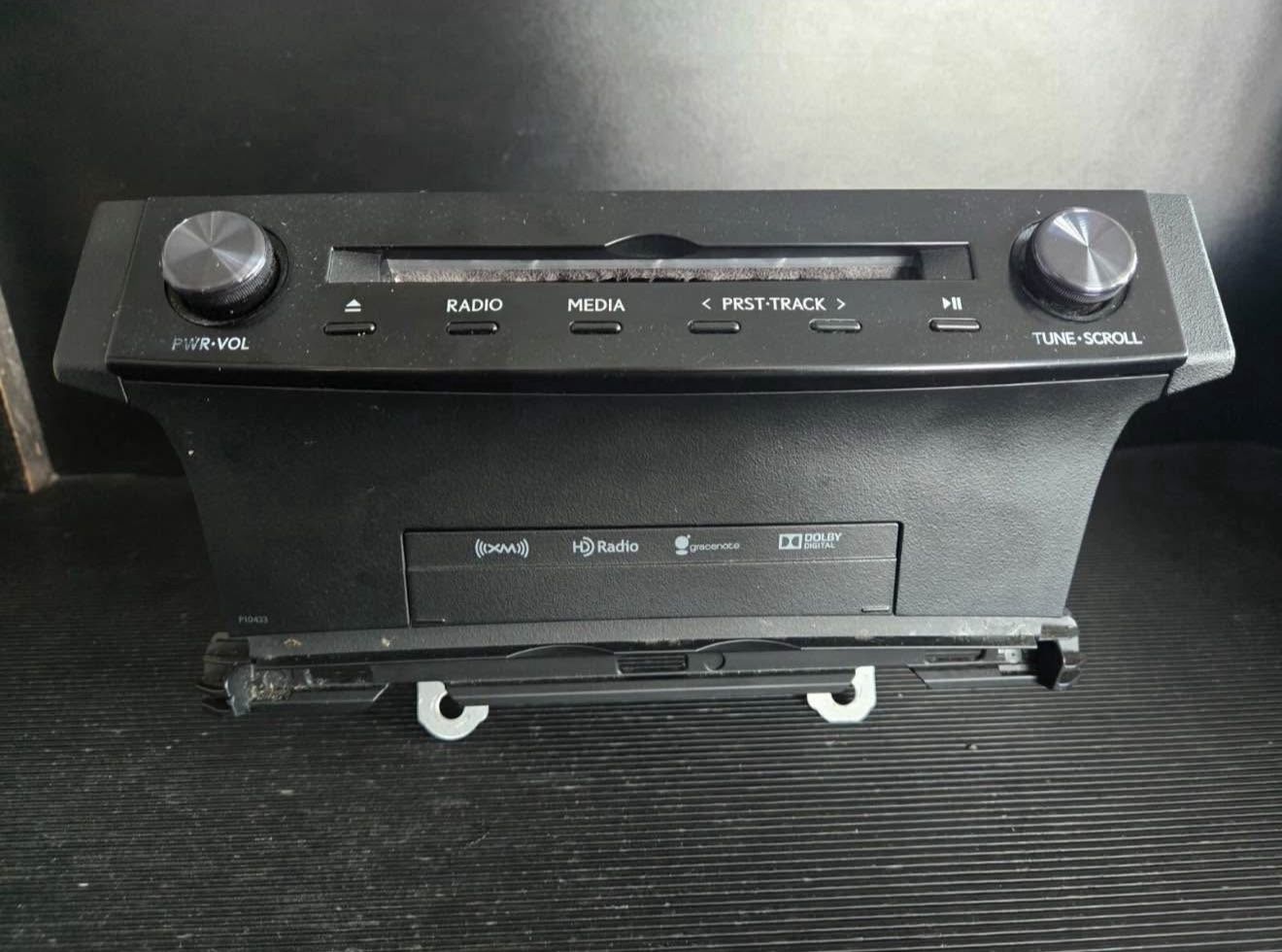 2014-16 Lexus is250 radio receiver
