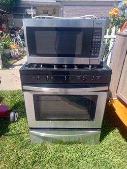 Estufa Asador Refrigerador Microondas Todo En Buenas Condiciones 