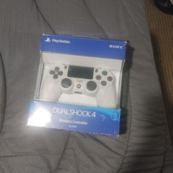 PS4 controller NIB& back button attachment 