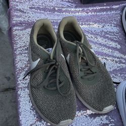 Shoes 8.5