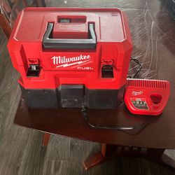 Aspiradora Para Sólidos Y Líquidos 1.6Gal