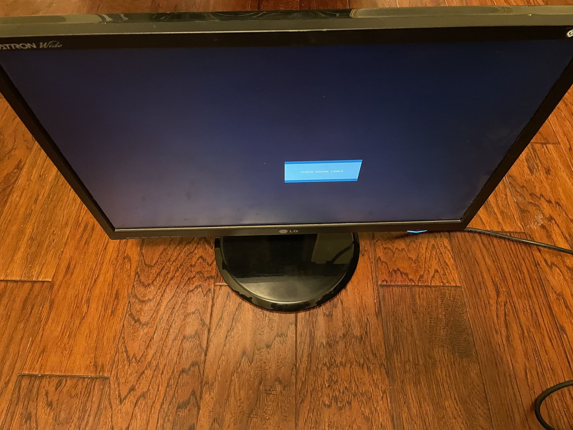 LG L226WT-BF LCD Monitor-22”