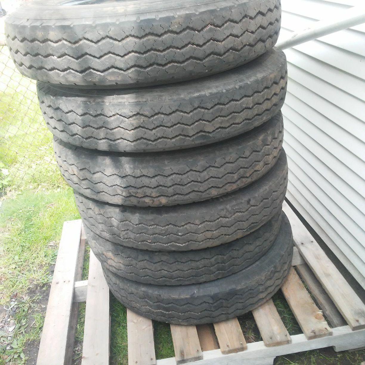 RV Tires. 8R-19.5 Like New