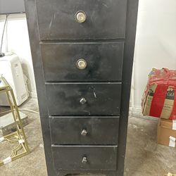 Black 5 Drawer dresser