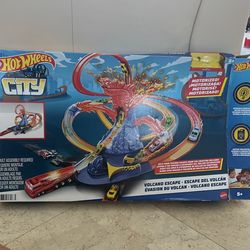 Hot Wheels Volcano track