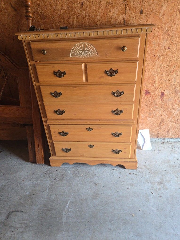 Queen Sz. Bedroom Set