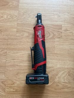 Milwaukee M12 Cordless Ratchet with Battery