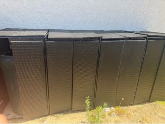 Trash can / storage shed