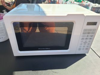 Proctor Silex Countertop Microwave 0.7 cu ft, 700W — $50+ New, Asking $30