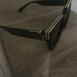 LV Replicas Just Like The Real Ones 
