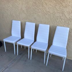 4 Dining Chairs 
