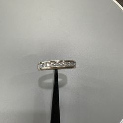 14KWG Round Brilliant Diamond Wedding Band 