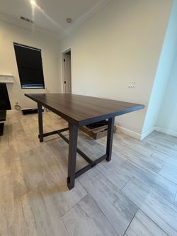 High top Dining Table