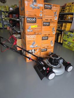 Murray
22 in. 140 cc Briggs & Stratton Walk Behind Gas Self-Propelled Lawn Mower with Front Wheel Drive and Bagger