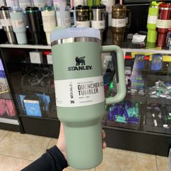 42 Oz Stanley Cup 