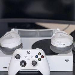 Xbox Series S With Headset
