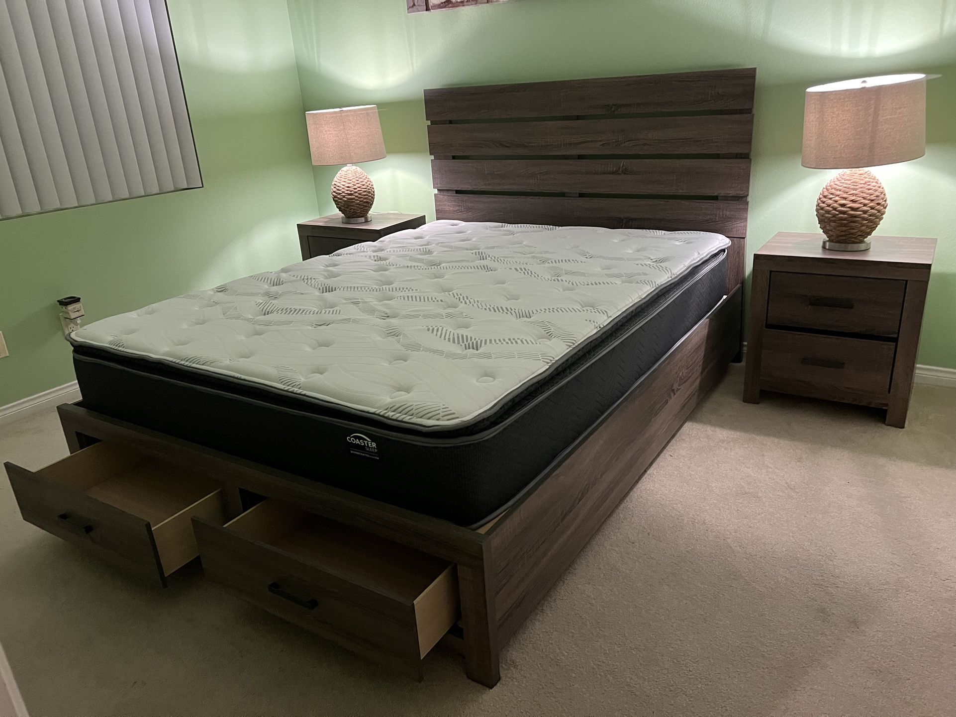 Beautiful Brand New 3pc Queen Bedroom Set