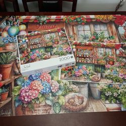 2000 Piece Buffalo Brand Floral Flower Shop Puzzle Colorful Hydrangea Scene 