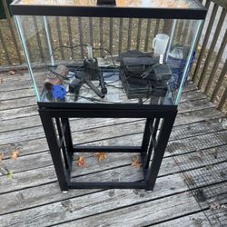 20 Gallon Fish Aquarium. 