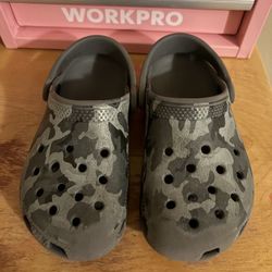 10c Crocs