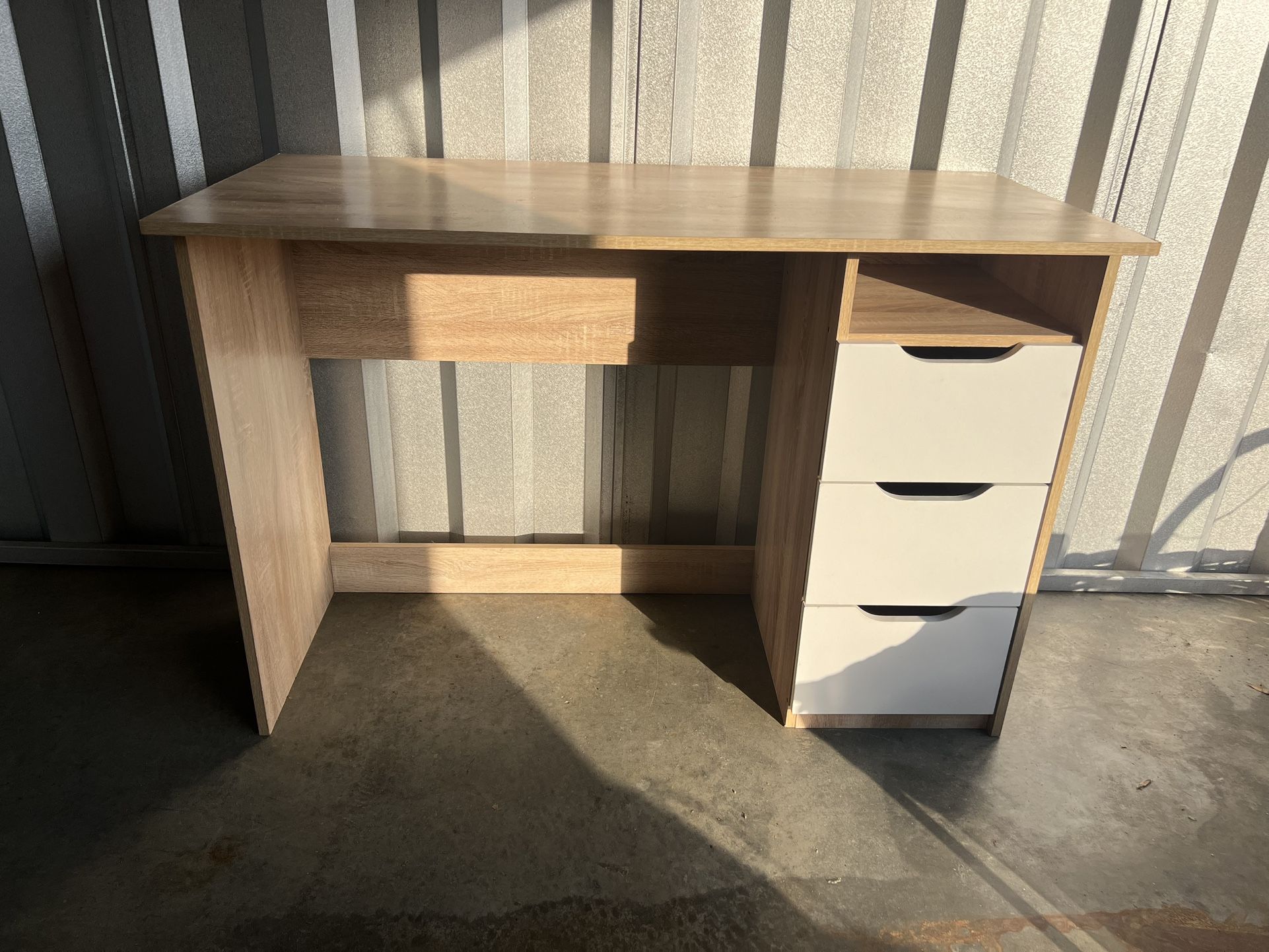 Desk with white drawers
