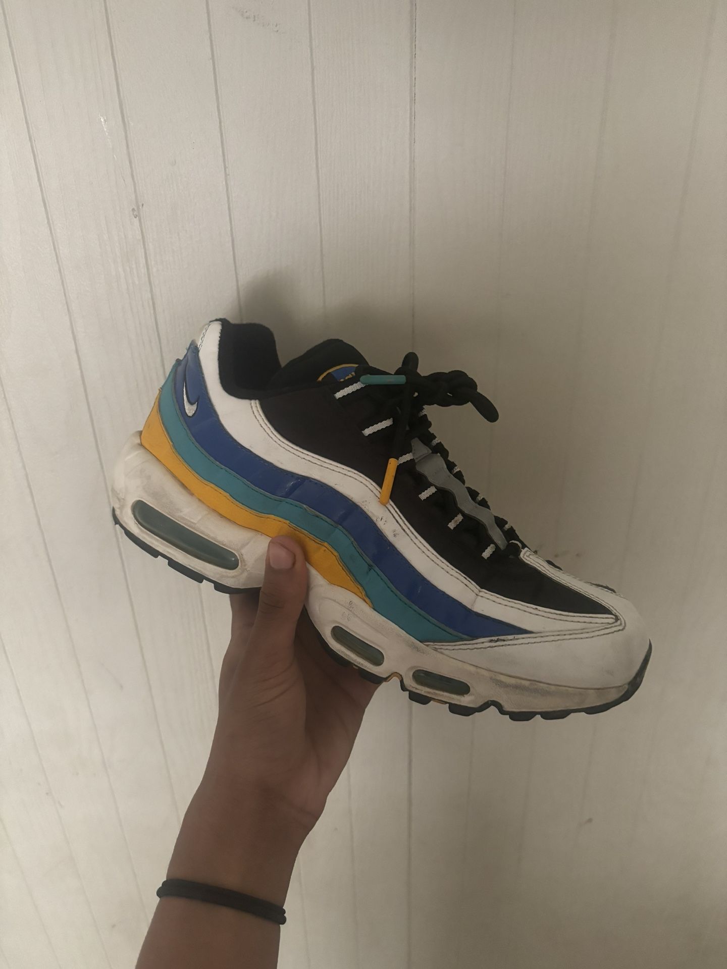 Nike Air Max 95 'Windbreaker Red Orbit University Gold'