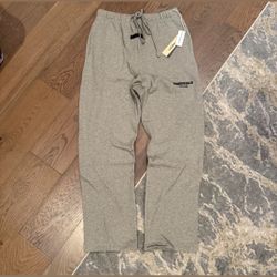 🔥 FEAR OF GOD ESSENTIALS DARK OATMEAL FLEECE PANTS – SIZE XS