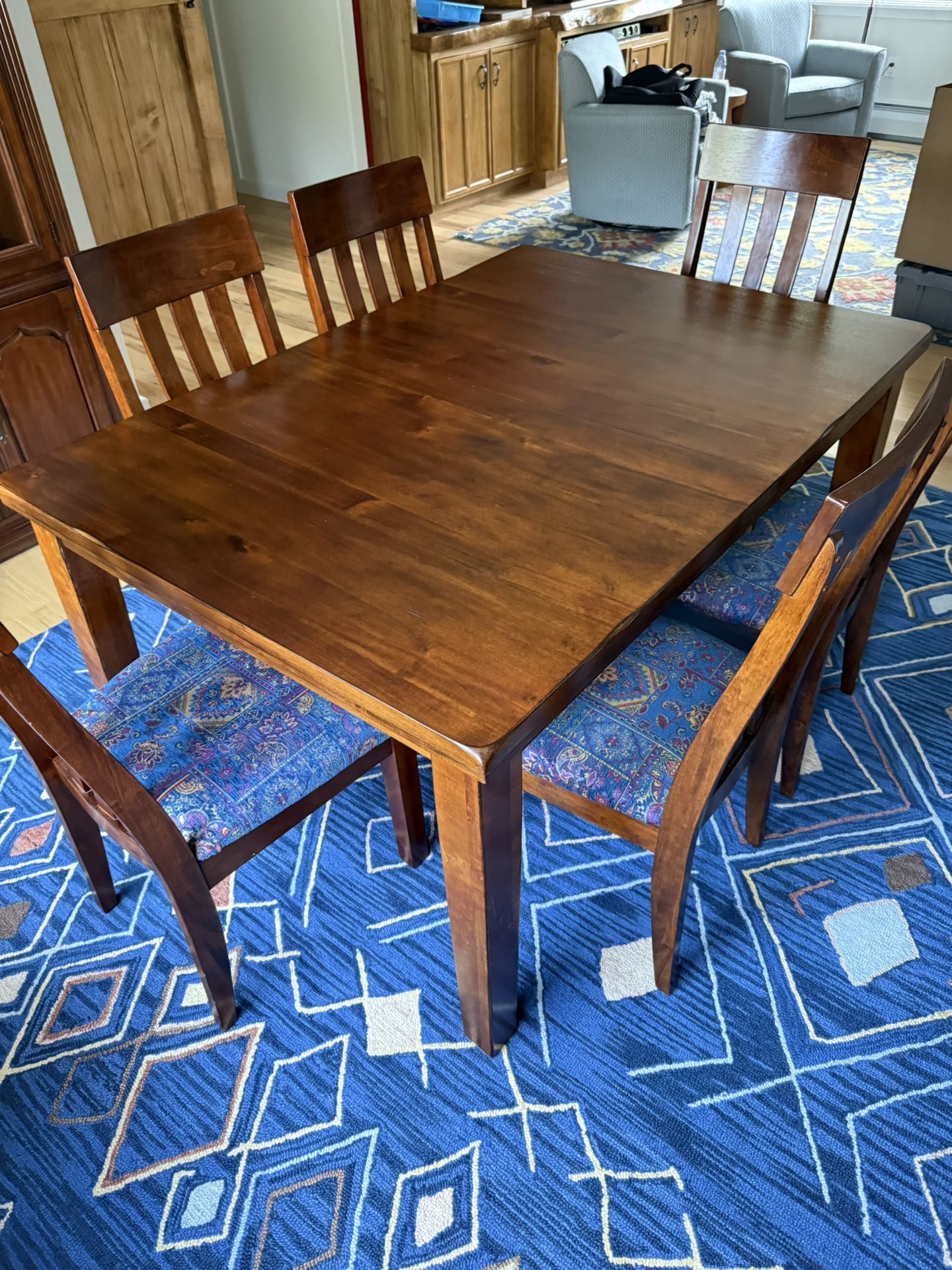 Dining table with six chairs 