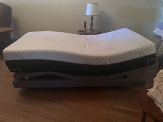 Twin bed motorized by Reverie