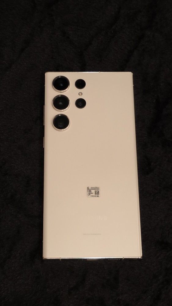 Near Mint Unlocked Samsung S23 Ultra 256GB with All Original Items