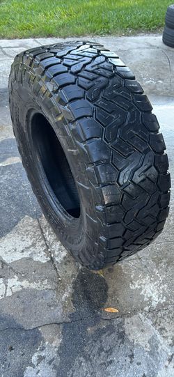 RECON GRAPPLER A/T LT 285/75R17
