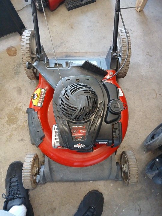 Yard Machine Lawn Mower Briggs & Stratton