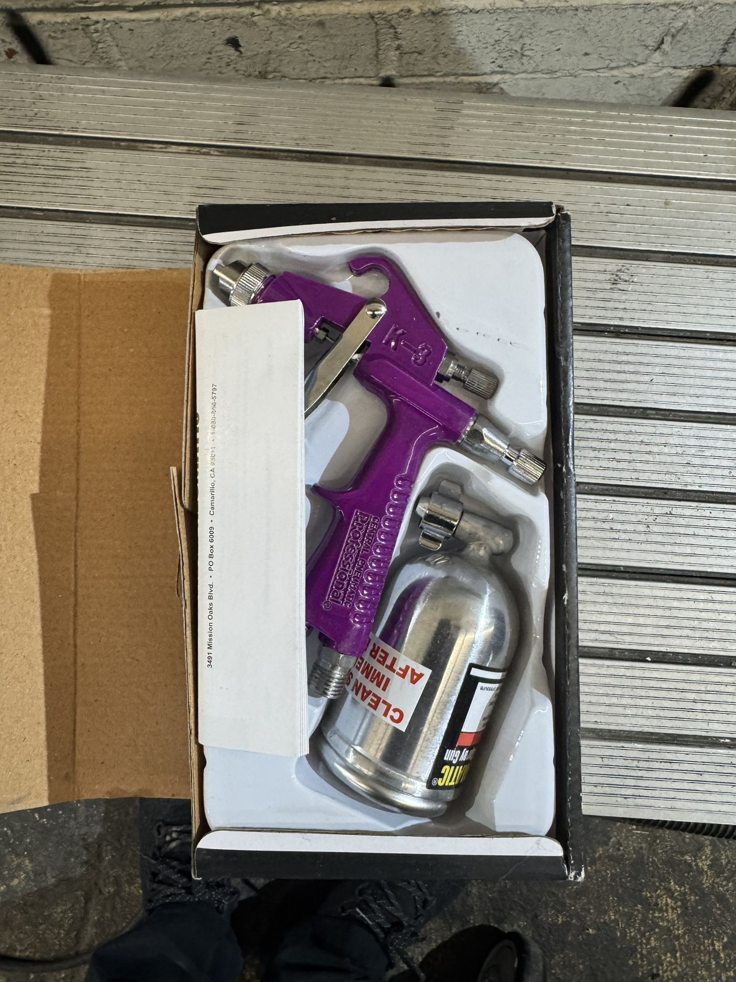 CENTRAL PNEUMATIC 4 oz. Adjustable Detail Air Spray Gun