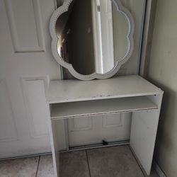 Used desk & mirror